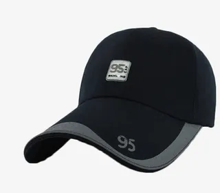 黑色鸭舌帽免抠