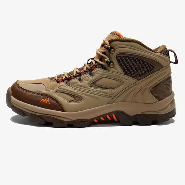 登山的鞋子免抠