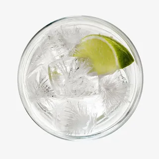 俯视玻璃水杯免抠