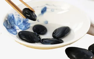 精致的黑色石子免抠