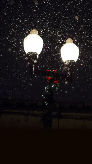 下雪天的路灯H5背景高清