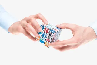 手玩七彩魔方高清图片免抠