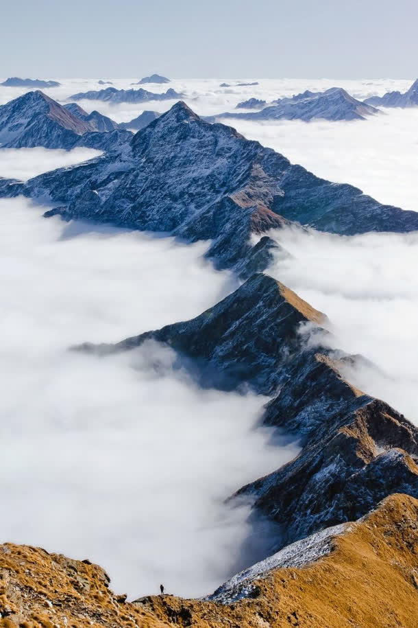 巍峨山川云海云雾免抠