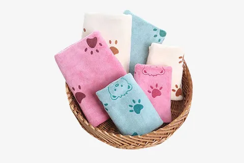 卡通小脚印毛巾素材免抠