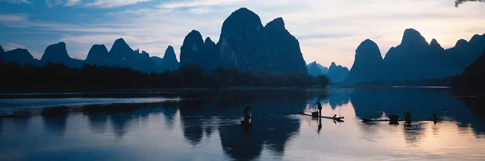 高山大海倒影背景图高清