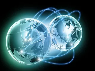 梦幻极光与金属地球仪高清免抠