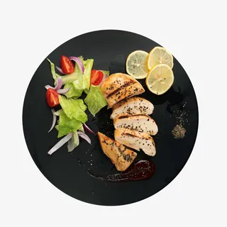 黑色碟子上的美食免抠