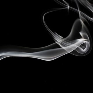 白色唯美飘逸烟雾背景高清