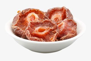 小白瓷碟装的大颗橘红色半边梅免抠