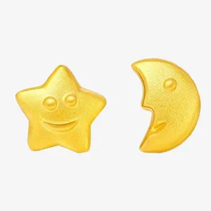 周大福星星月亮黄金耳钉免抠