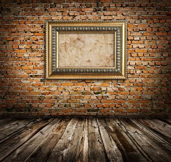 砖墙上的装饰画框免抠