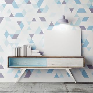 桌子上的书本和相框免抠