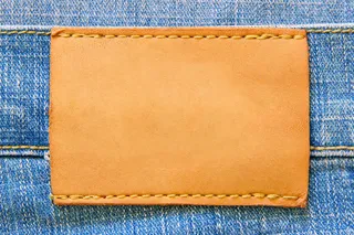 牛仔裤上的皮质标签免抠