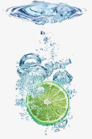 柠檬放入水中瞬间免抠