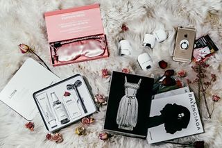 女性用品手机旅行免抠