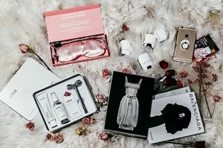 女性用品手机旅行免抠