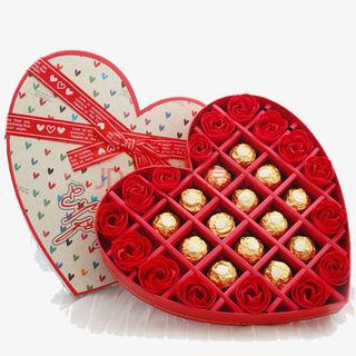 巧克力玫瑰花爱心礼盒免抠