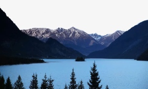 西藏旅游景区然乌湖免抠