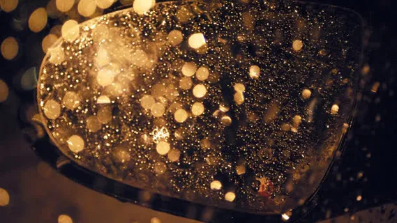 黄色圆点爱心背景