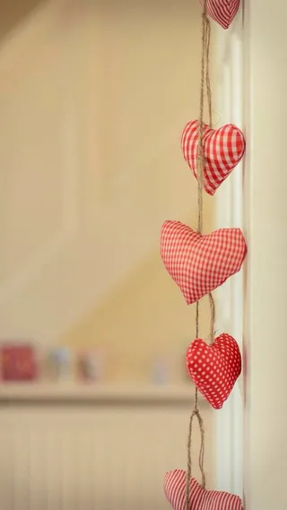 红色爱心情人节主题H5背景高清