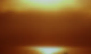 黄色模糊日落海报背景