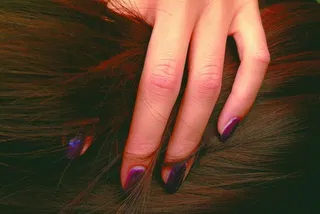 女性的手与头发免抠