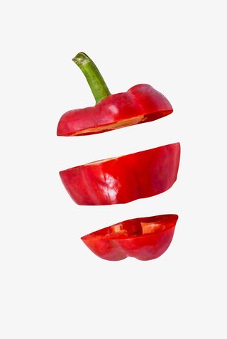 红色美味切开分离的红灯笼椒实物免抠