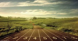 清新户外草地赛道平面广告高清