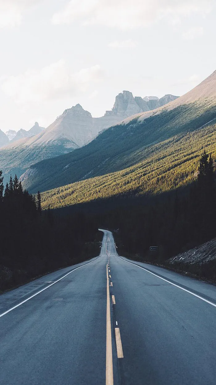 通向旅程的宽广道路高清