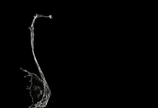 飞扬起来的漂亮水花免抠