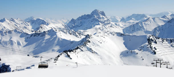 蓝天白云山峰雪地免抠