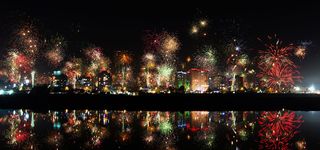 城市烟火背景图高清