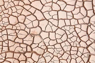 粉色裂纹地面免抠