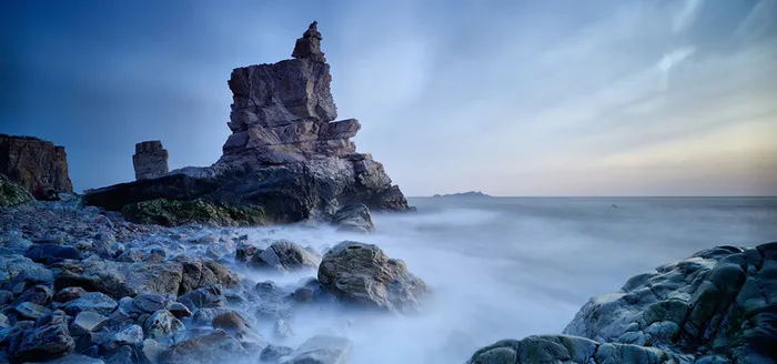 海边岩石背景图高清