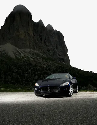 玛莎拉蒂跑车场景免抠