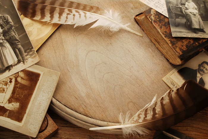 西方复古木桌书籍背景高清