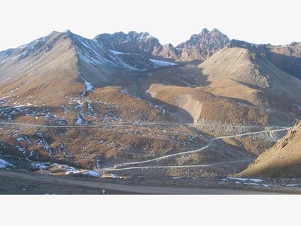 盆地上的积雪免抠