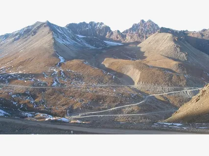 盆地上的积雪免抠