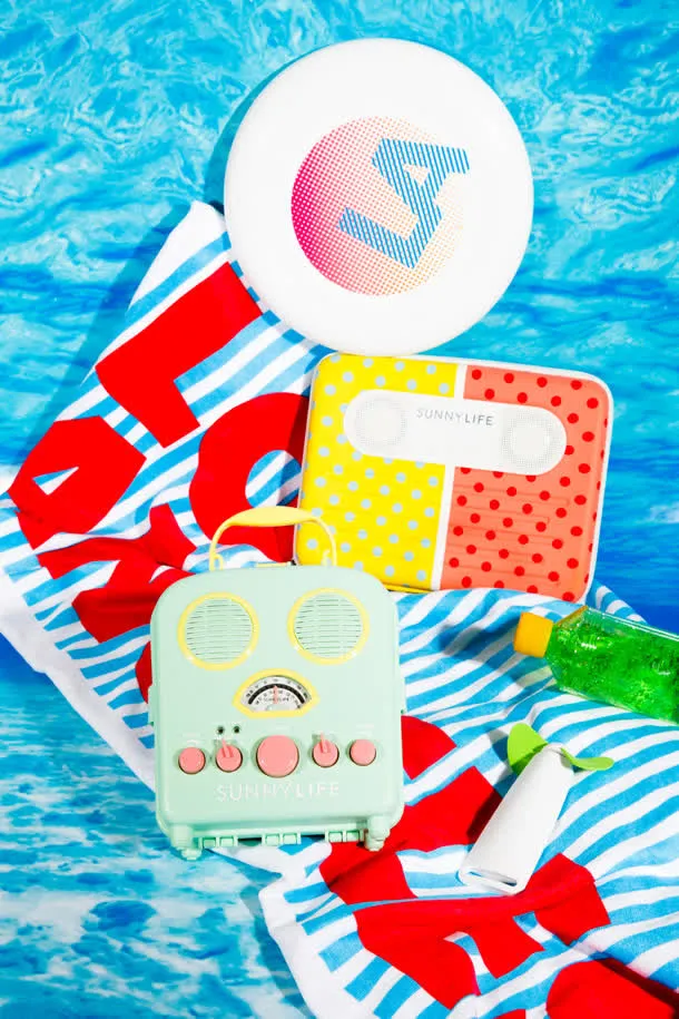 蓝色海水里的萌物免抠