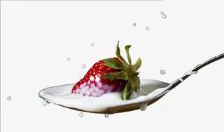 一勺草莓鲜牛奶免抠