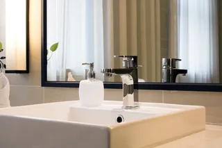 简约现代水龙头洗手台高清