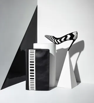 高跟鞋白色背景简洁