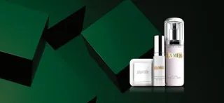 护肤产品三件套的背景素材