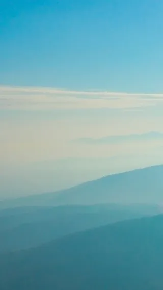 浅蓝色山H5背景素材高清