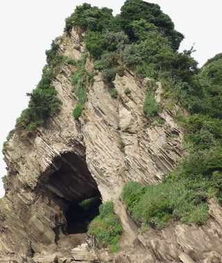 险峻山洞免抠