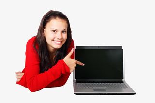 玩电脑的大学生免抠