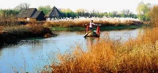 山水户外美景人物免抠