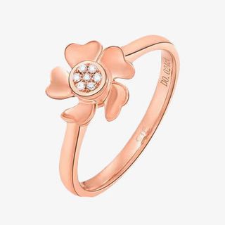 周大福花瓣钻石金戒指免抠