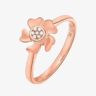 周大福花瓣钻石金戒指免抠