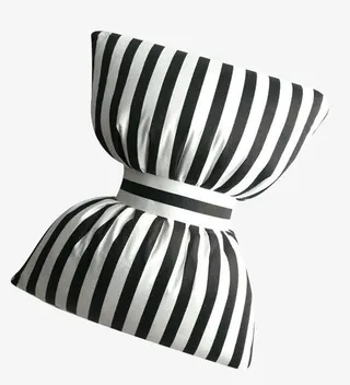 立体条纹蝴蝶结抱枕免抠